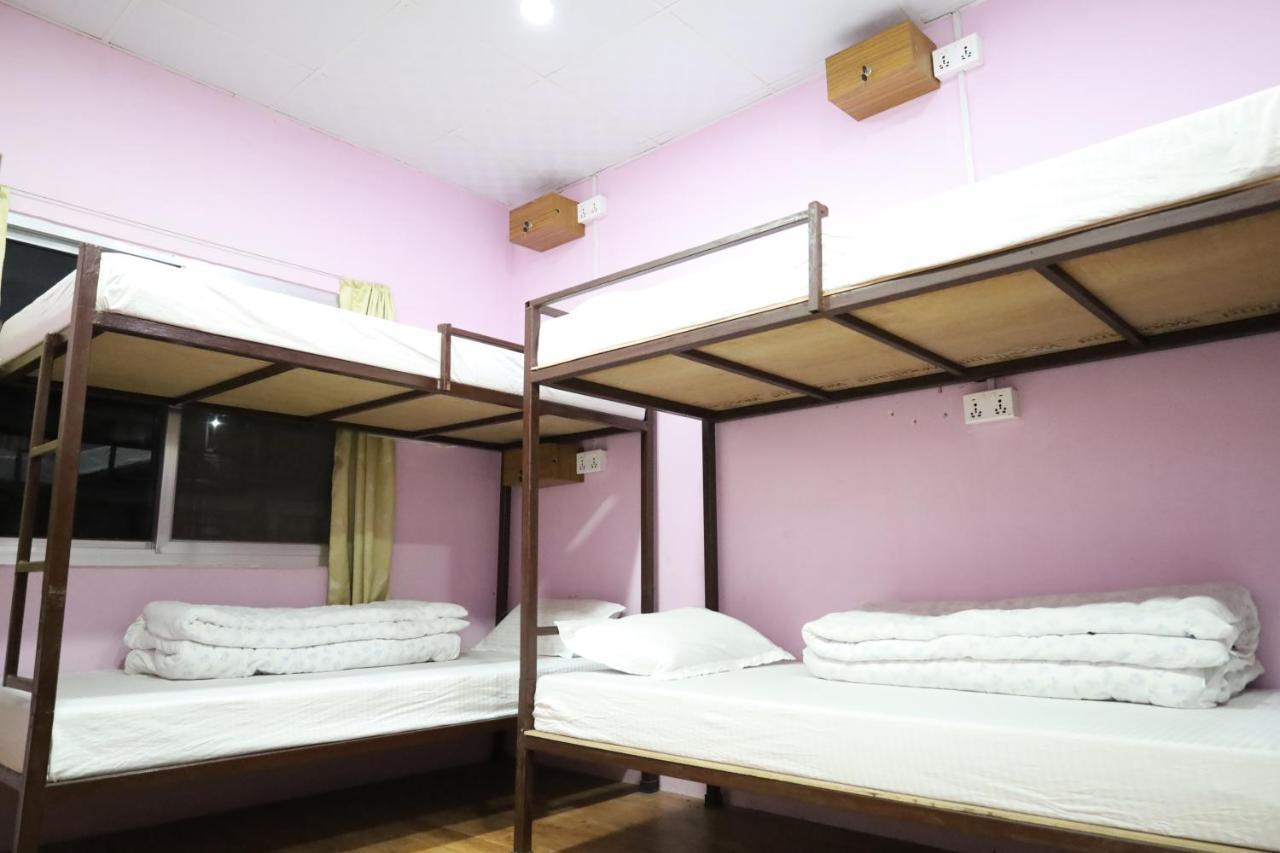 Margik Backpackers Hostel Похара Екстериор снимка