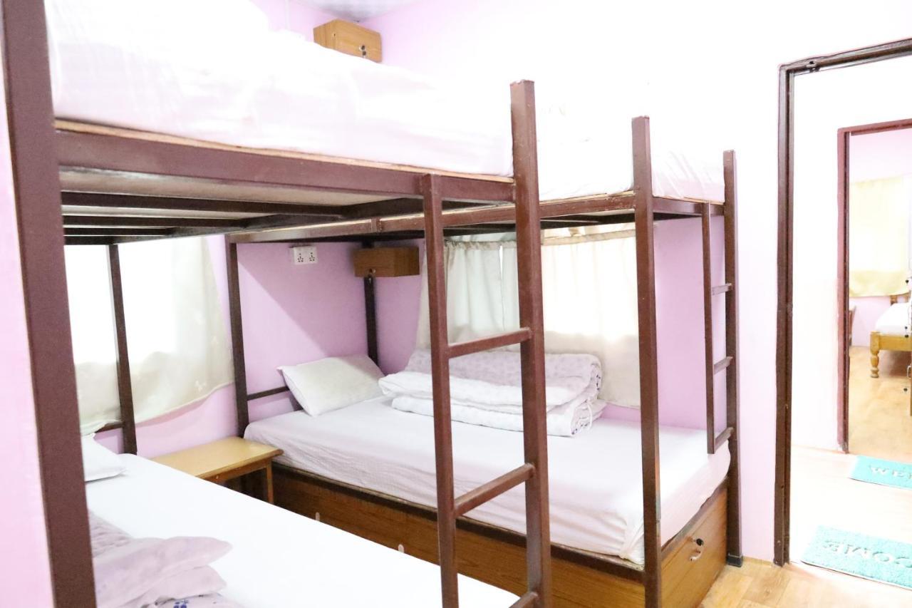 Margik Backpackers Hostel Похара Екстериор снимка